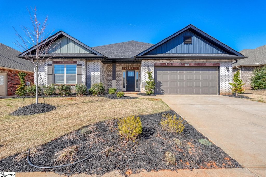 Bracken Woods, Piedmont community