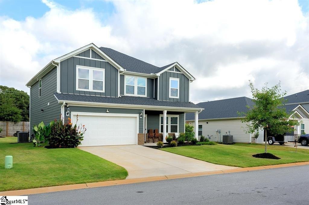 325 Roderick Lane