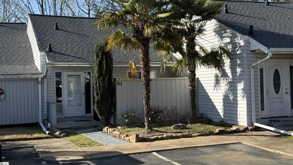 Harbor Town, Greenville community