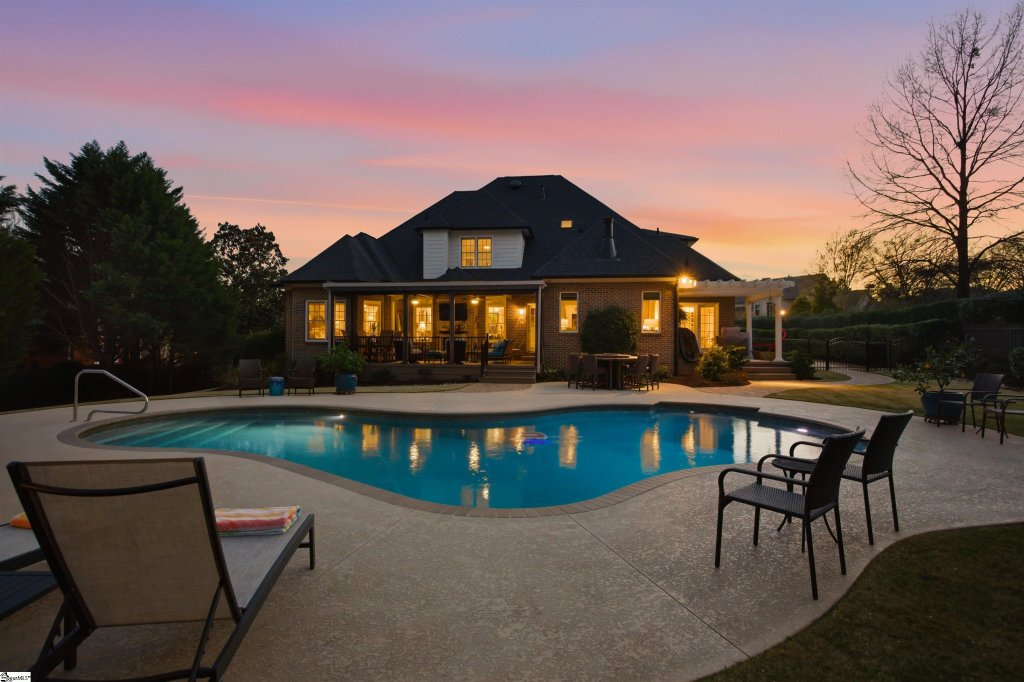 Stonebrook Farm, Greenville community