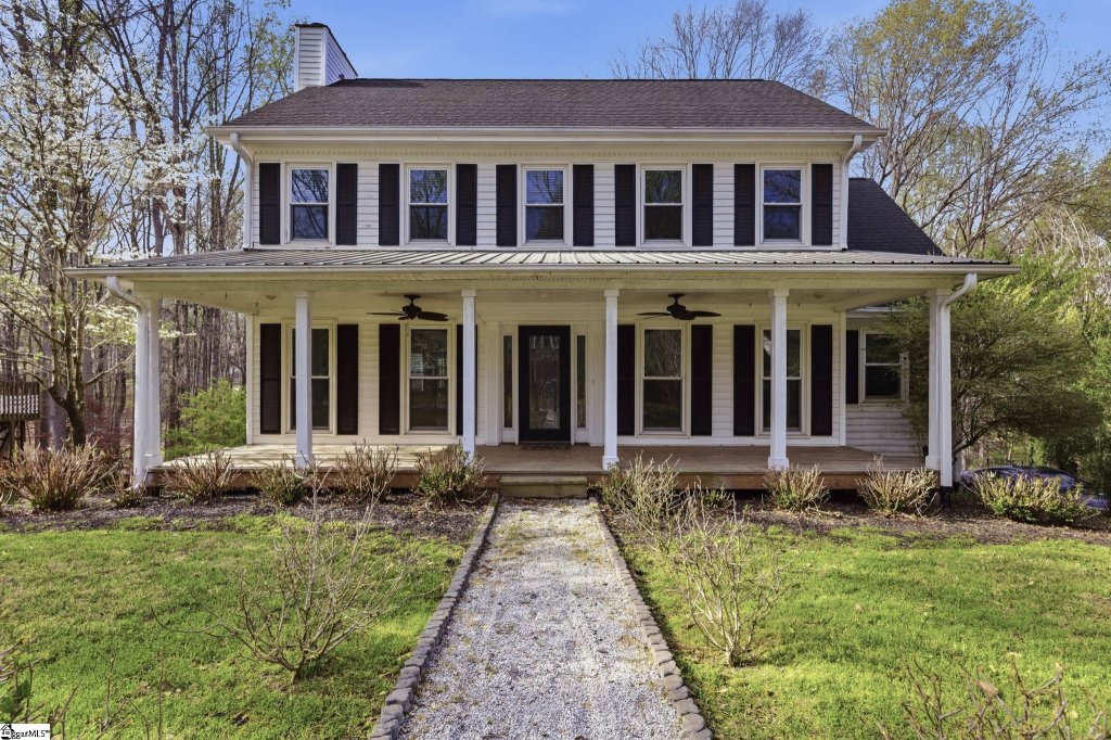 Hunters Woods, Simpsonville community