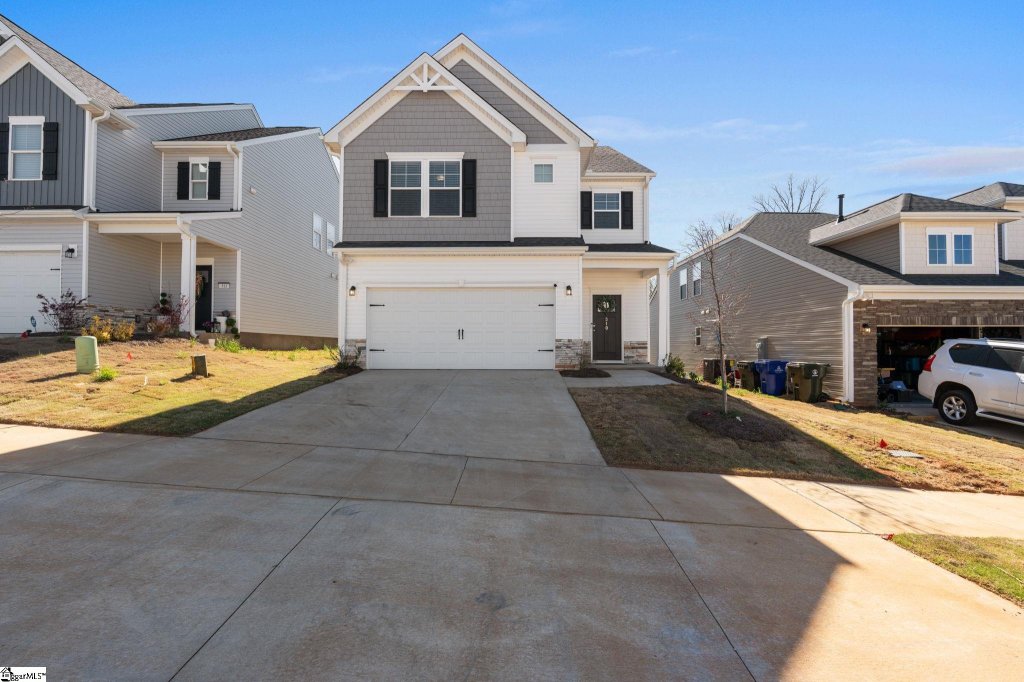 Bridgeport Commons, Greenville community