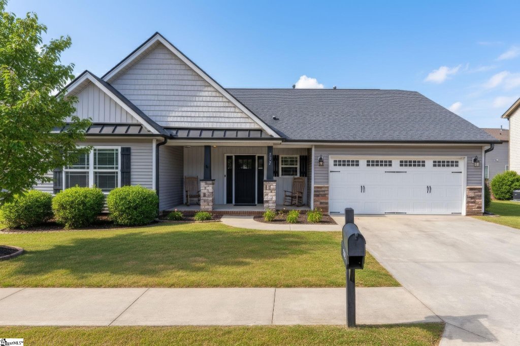 Stalling Heights, Greenville community