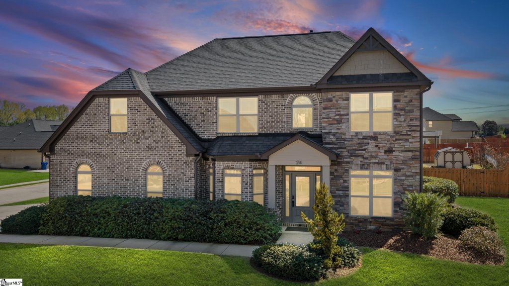 214 E Longfield Lane