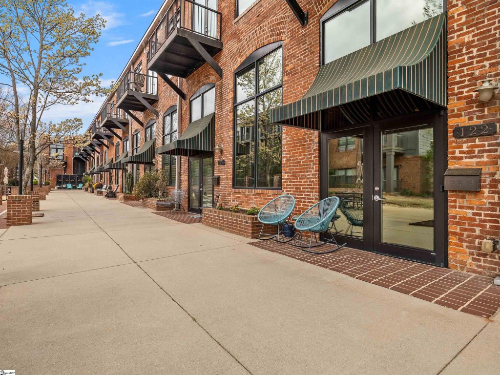 300 South Street #122