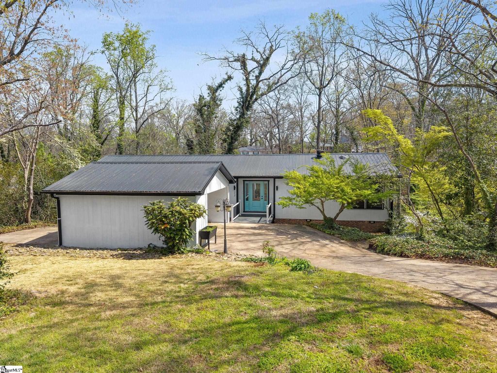 22 E. Indian Trail