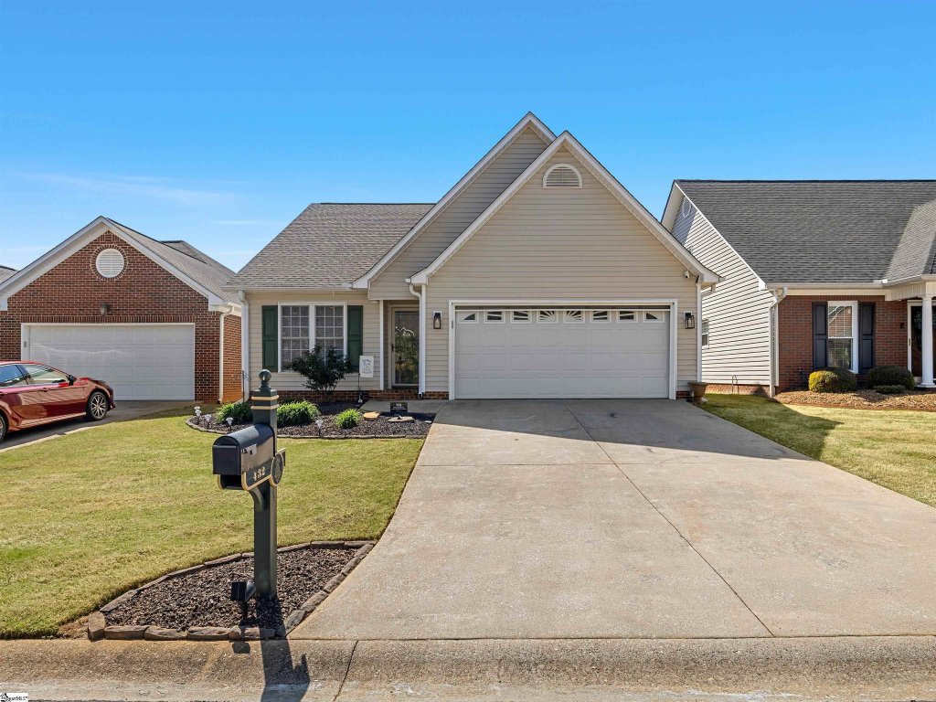 Arbours, Moore community
