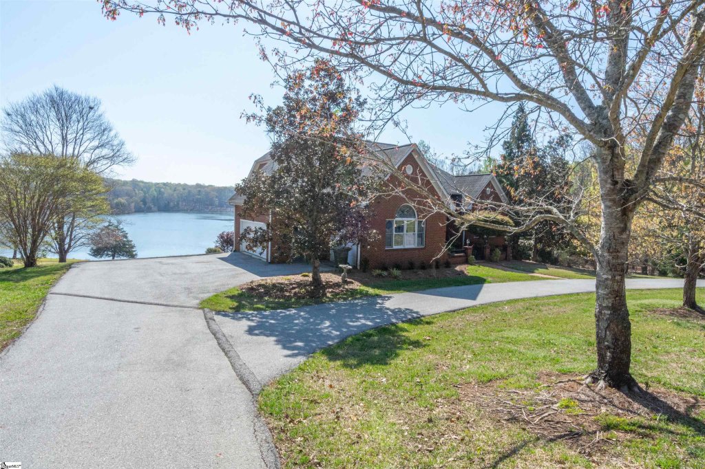 102 E Peninsula Drive