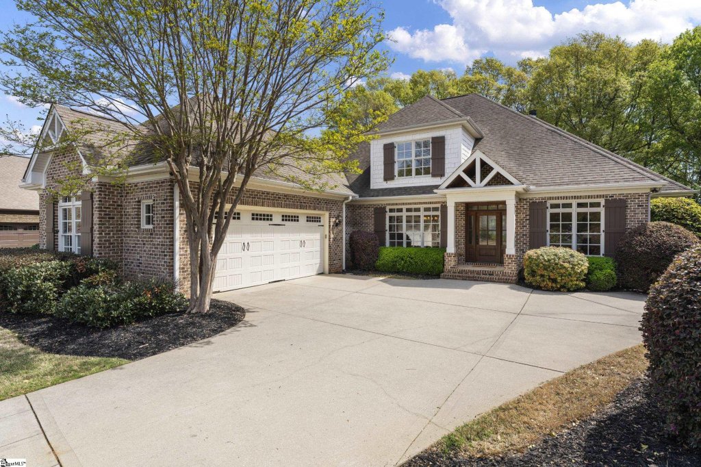 108 Charleston Oak Lane