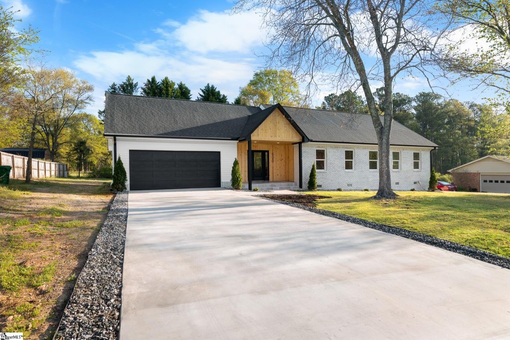 Pine Brook Forest, Greenville community