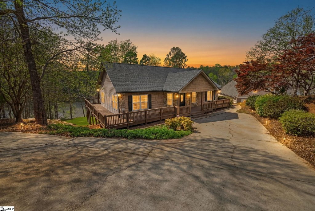 143 W Waters Edge Lane