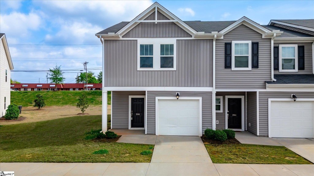 Foxcroft Townes, Greenville community