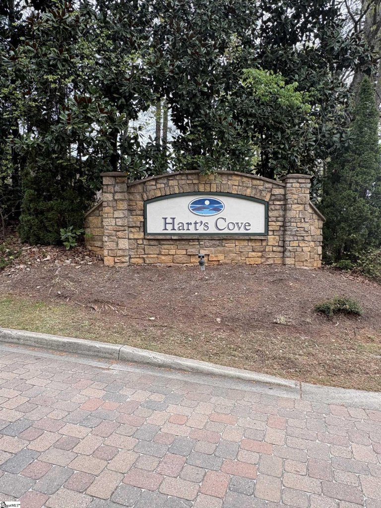 1612 Harts Ridge Drive