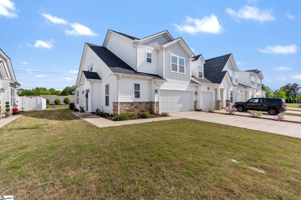 Wadsworth Manor, Spartanburg community