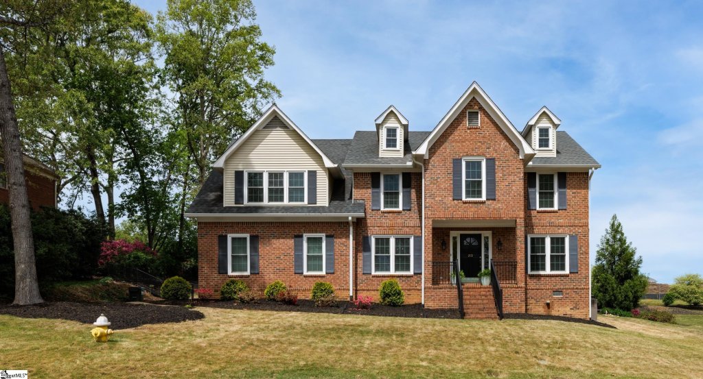 Roper Mountain Estates, Greenville community
