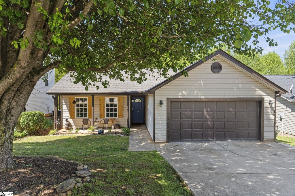 8 Falcon Ridge Way