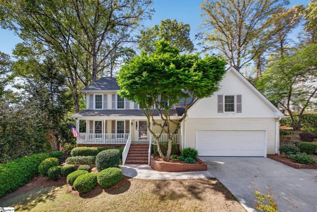 Pelham Falls, Greer community