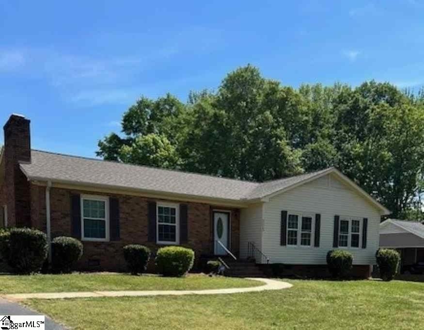 Salem Estates, Moore community