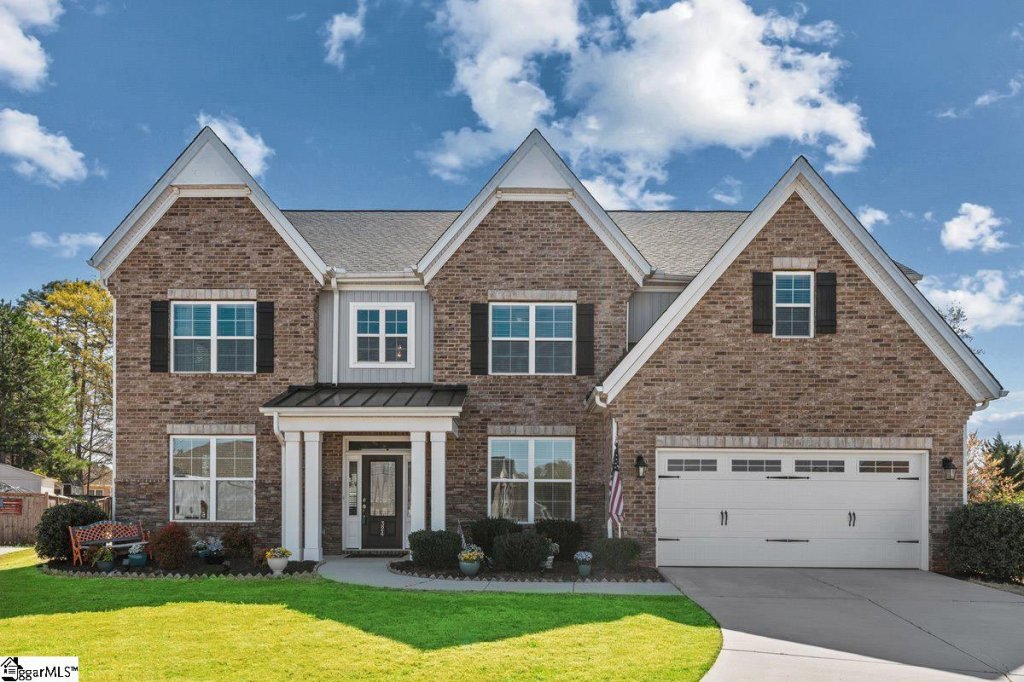 Crestgate, Easley community