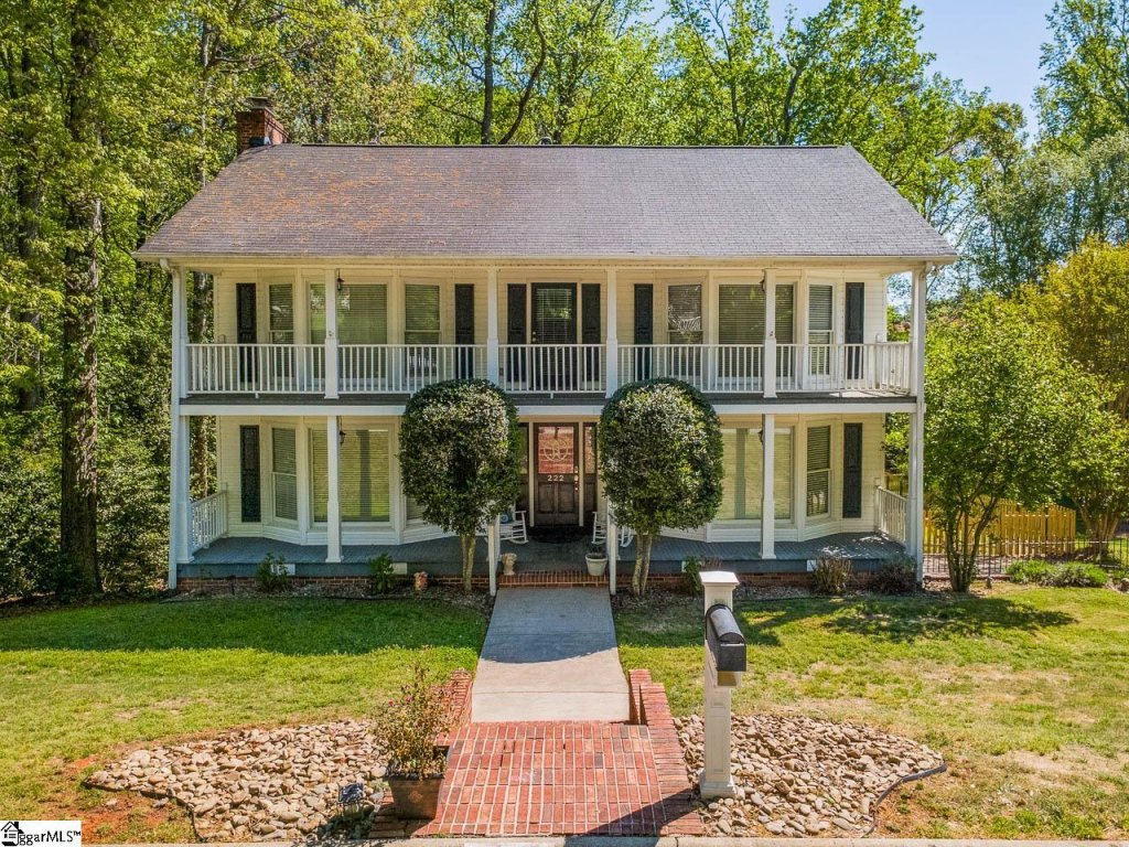 Squires Creek, Simpsonville community