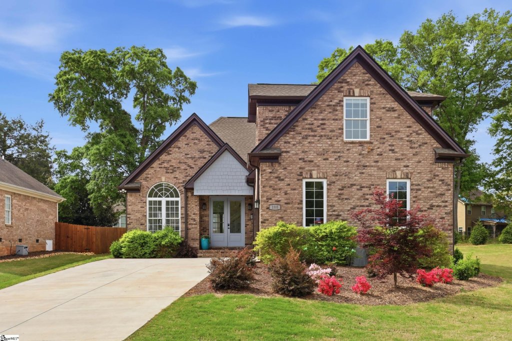 100 Courtyard Drive