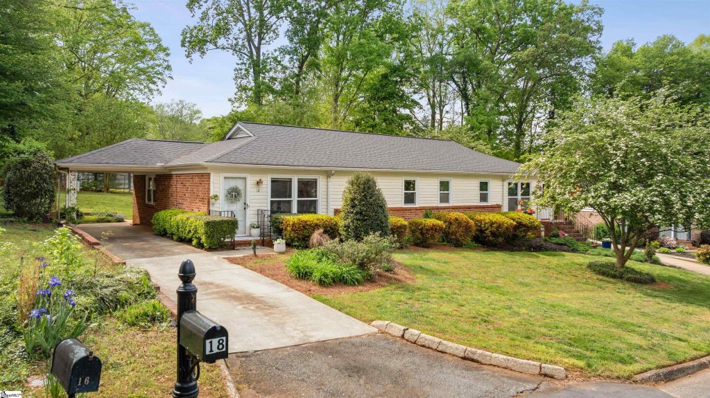 18 Twelve Oaks Terrace