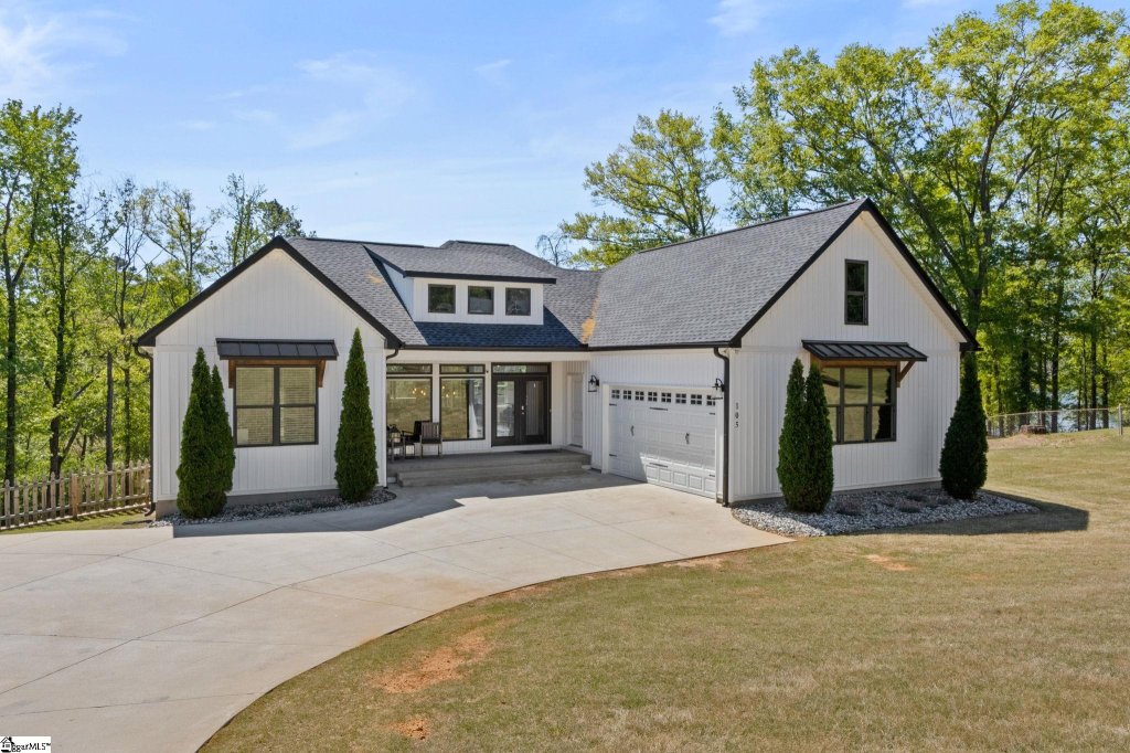 Lakewood Hills, Greer community