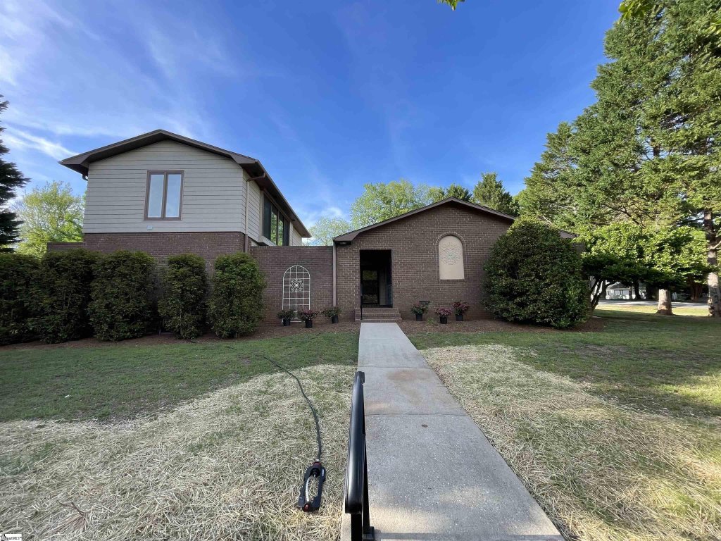 Foxcroft, Greenville community