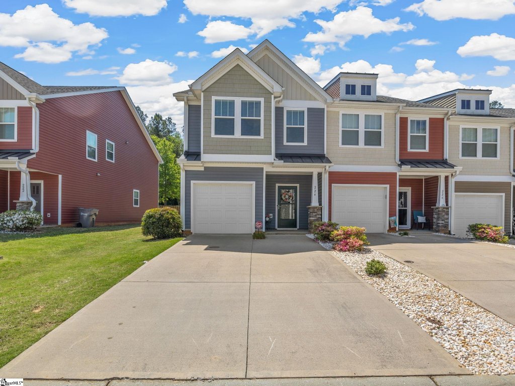 Camelot Townes, Spartanburg community