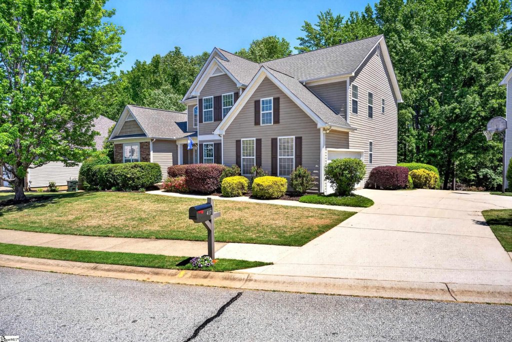 417 Summergreen Way
