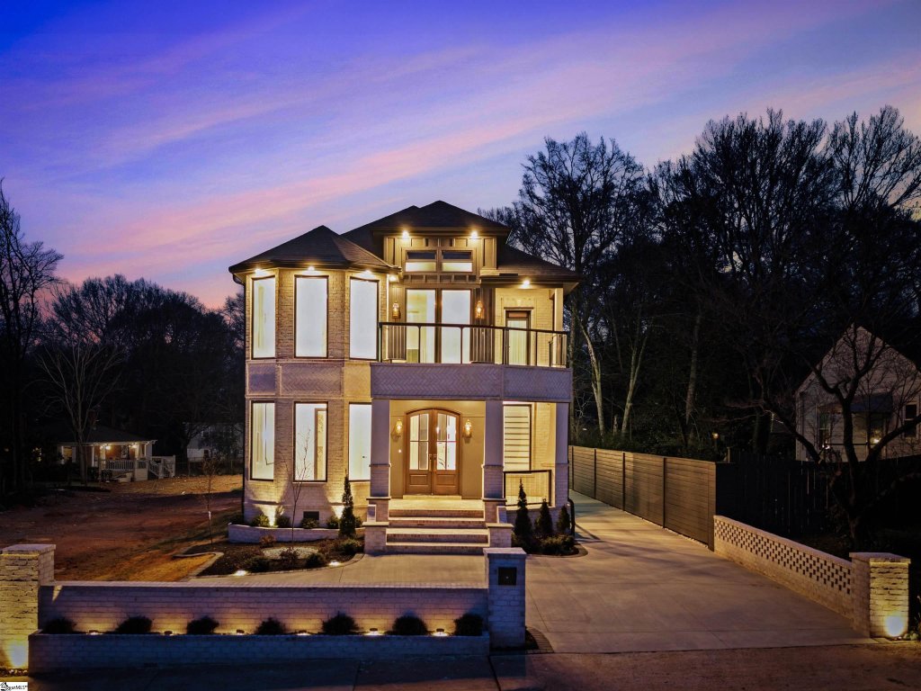 East Highland Estates, Greenville community