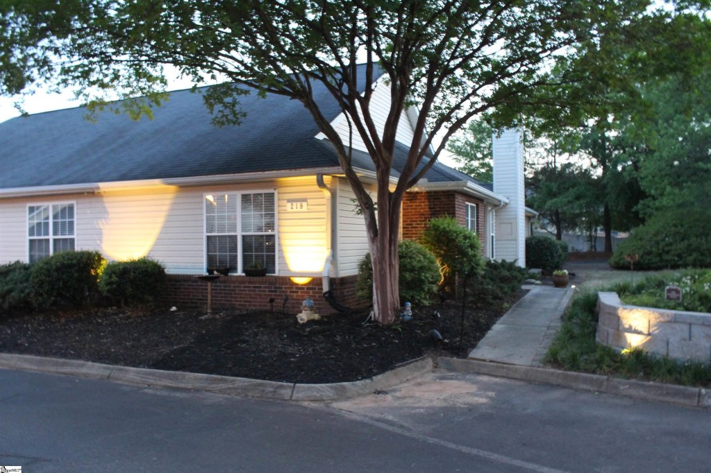 Townes At Woodruff Park, Simpsonville community