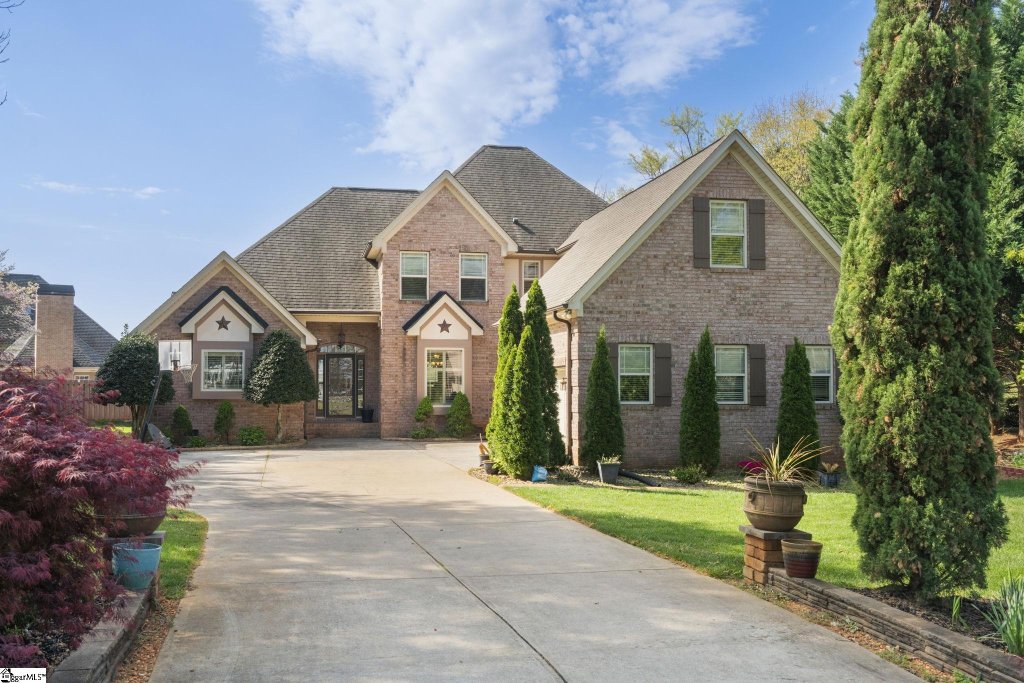 River Oaks, Greer community