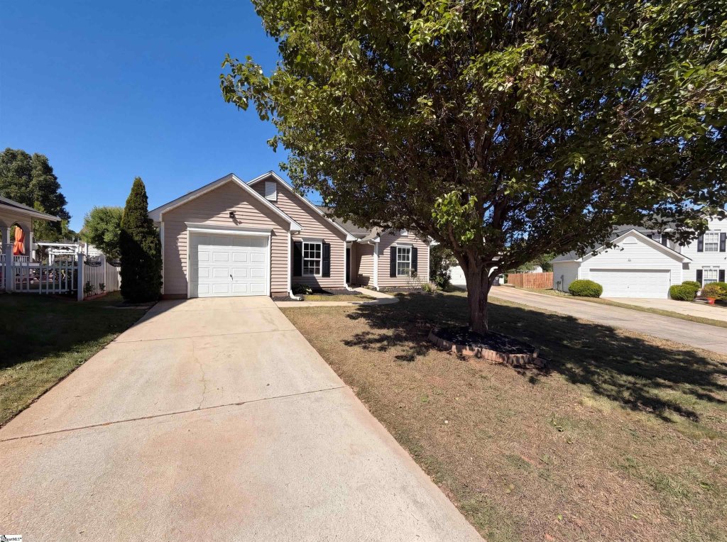 3 Hollow Tree Way