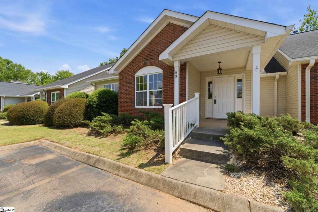 109 Woodglen Drive
