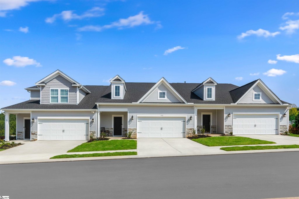 Wyndermere, Greenville community