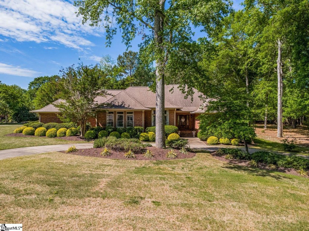 216 Muirfield Drive