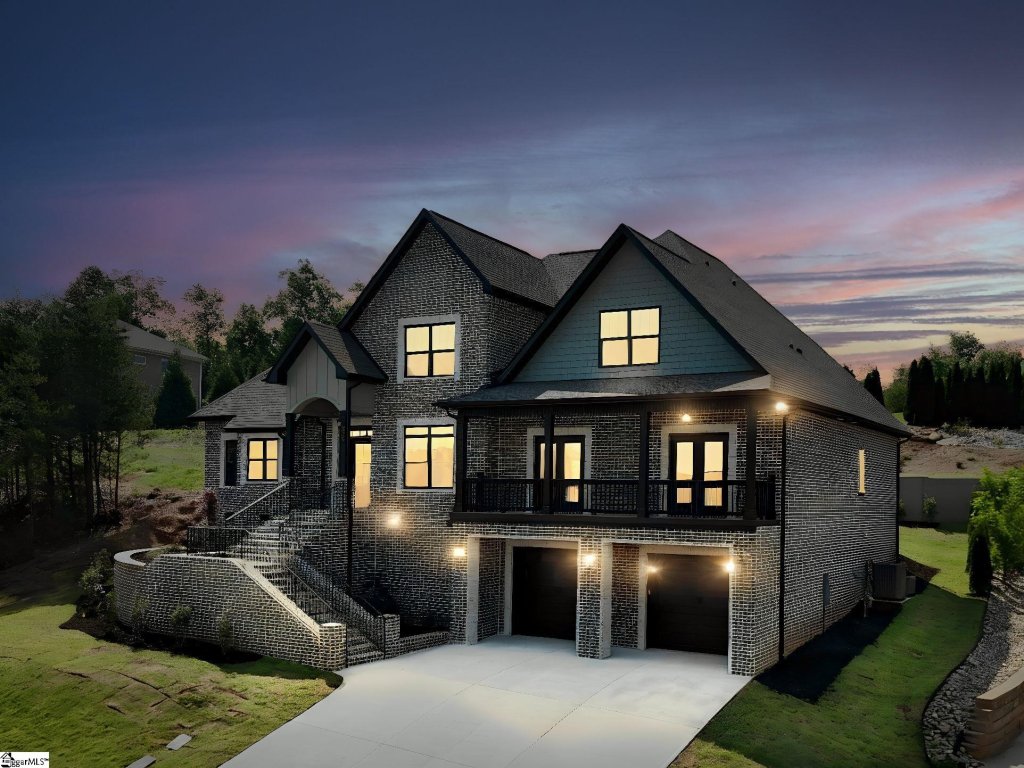 Tuscany, Anderson community