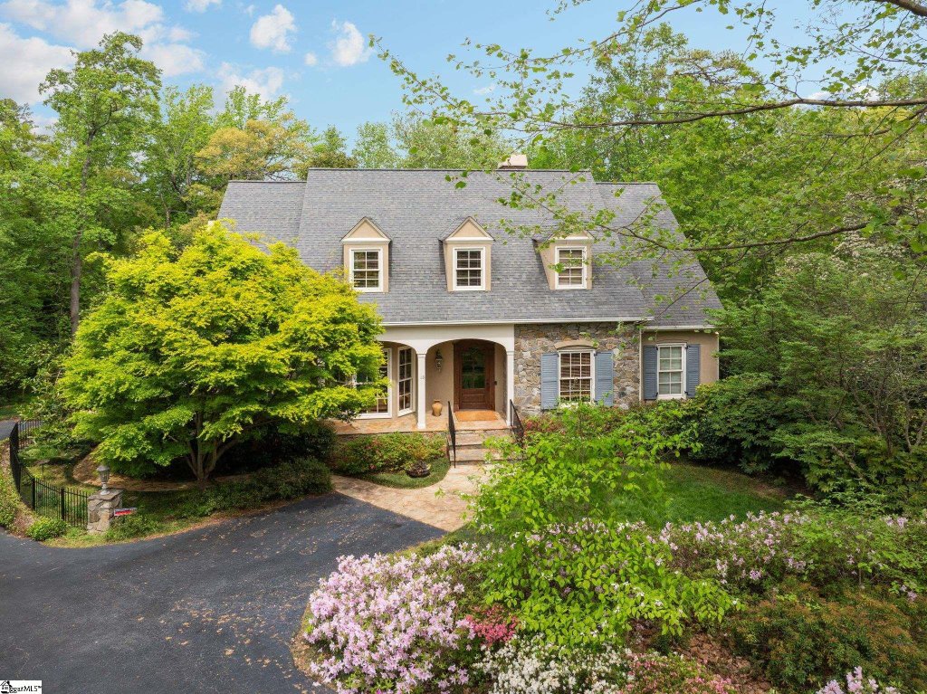 13 Country Club Drive