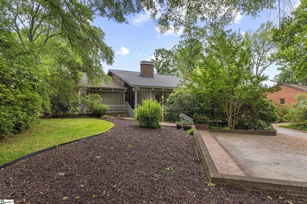 211 Old Town Way