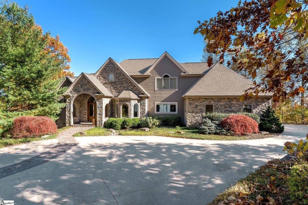 39 The Cliffs Parkway