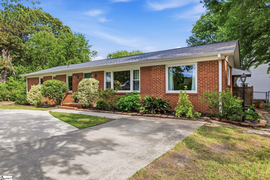 202 Lanewood Drive