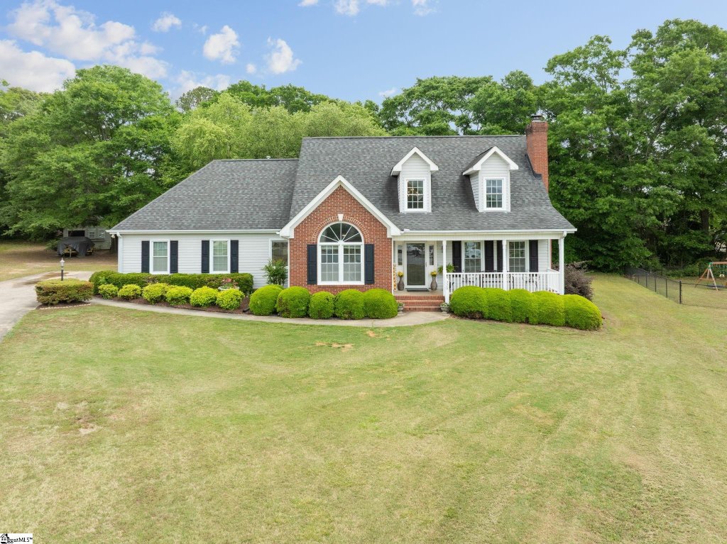 The Summit, Piedmont community