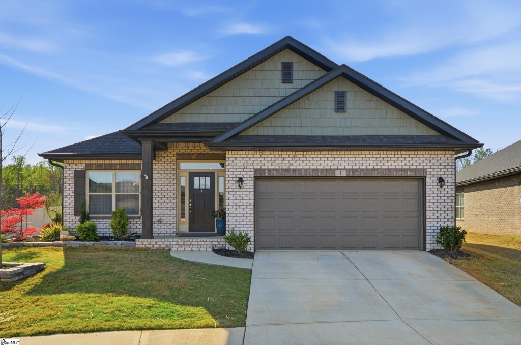 1 Woodcross Drive