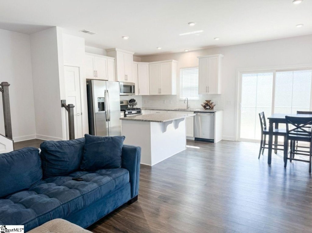 Brookwood Commons, Simpsonville community