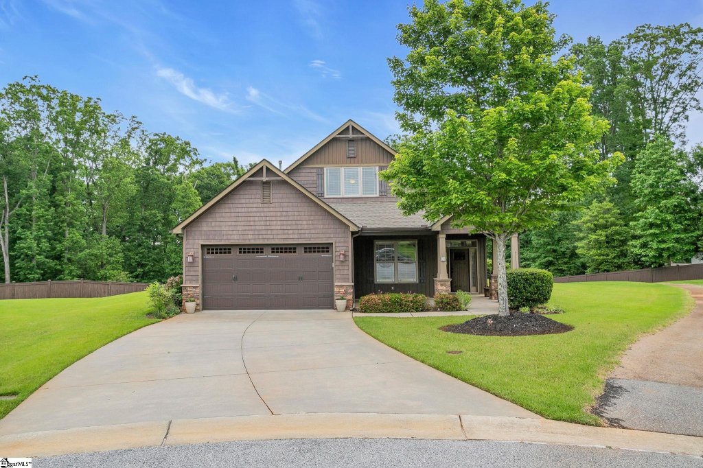 Waterstone Cottages, Greenville community
