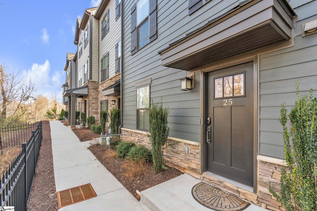 Laurel Creek Reserve, Greenville community