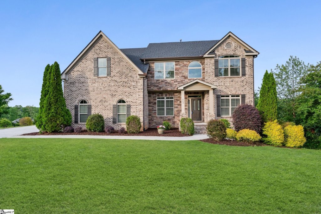 Tuscany Falls, Simpsonville community