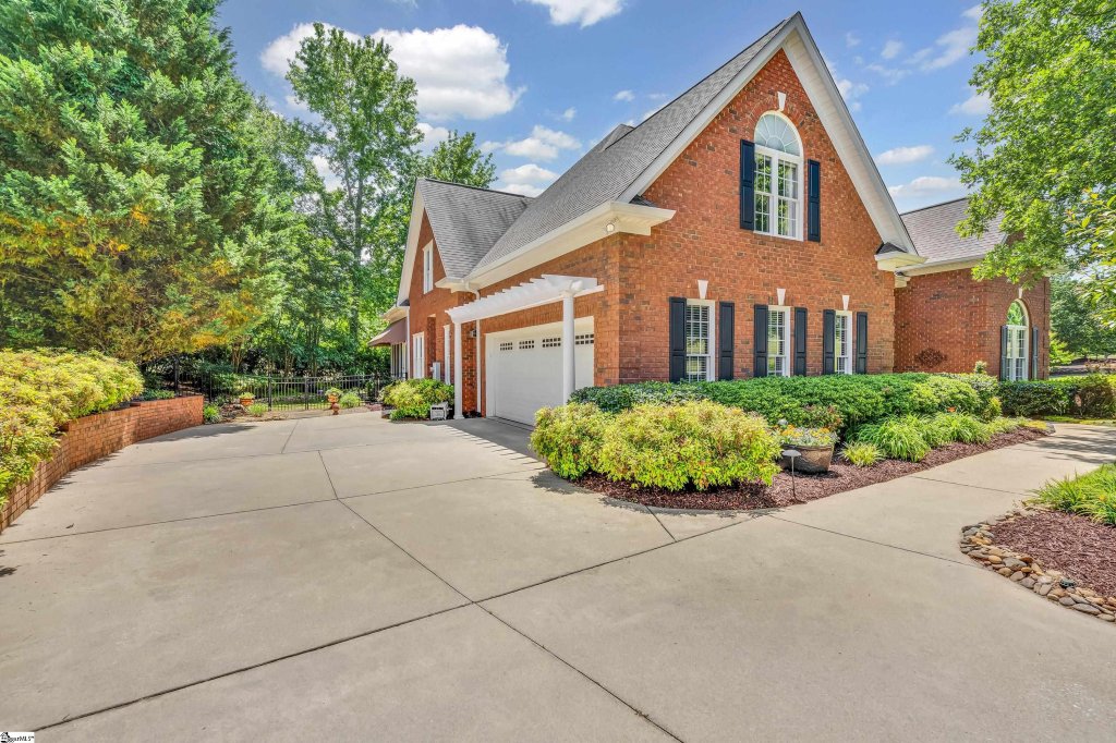 Berkshire Park, Taylors community