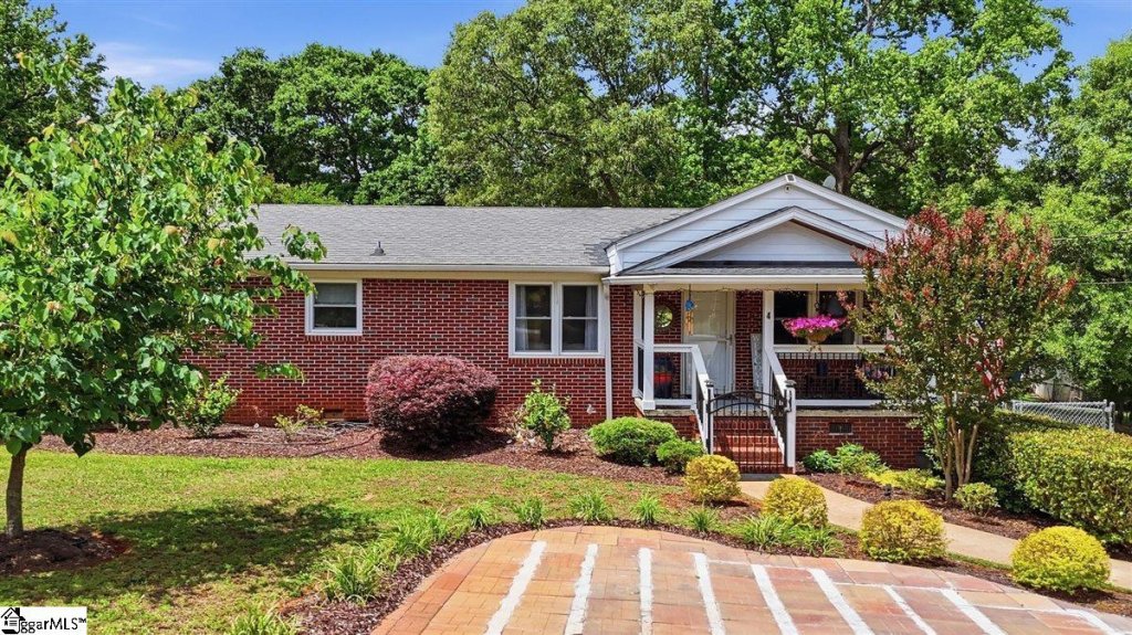 Casa Loma, Greenville community